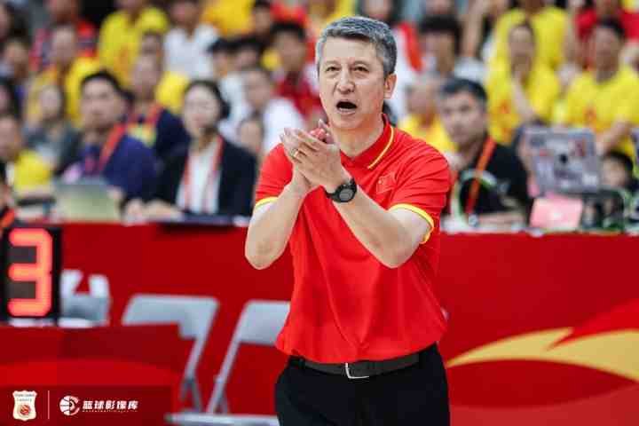 杨毅：惨败必有人担责 会影响篮协主席甚至更高领导的政治生涯