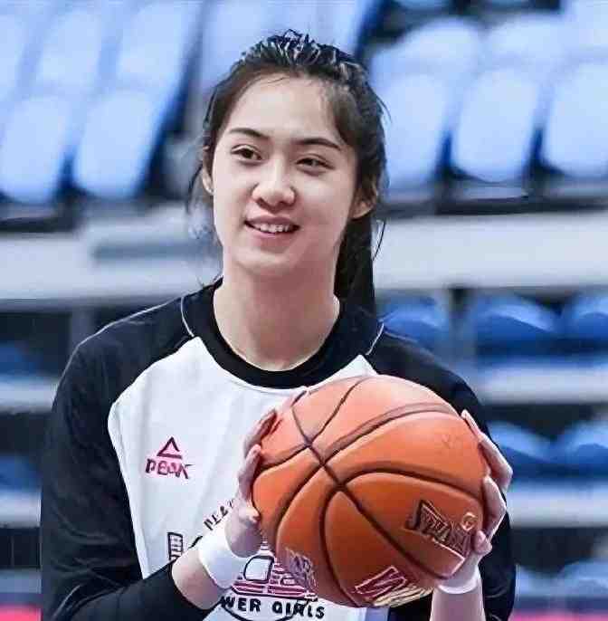 亮眼！女篮14岁天才体测数据出炉弹跳碾压张子宇上限如何？