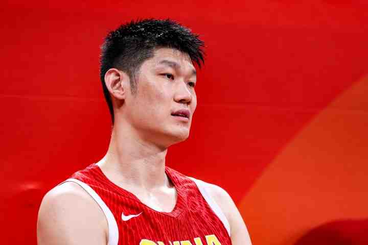 中国男篮全员写总结！贾磊：谁家封闭起来关半年 好人也关傻了