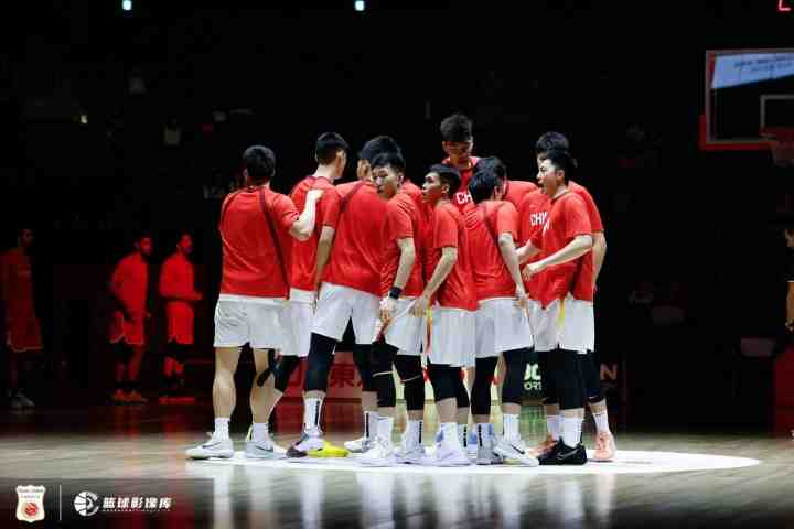 已结束亚运征战的中国男篮今日启程回国 队伍在回国后将原地解散
